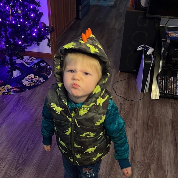 Meet your Posher, Tj - Picture 8 of 15